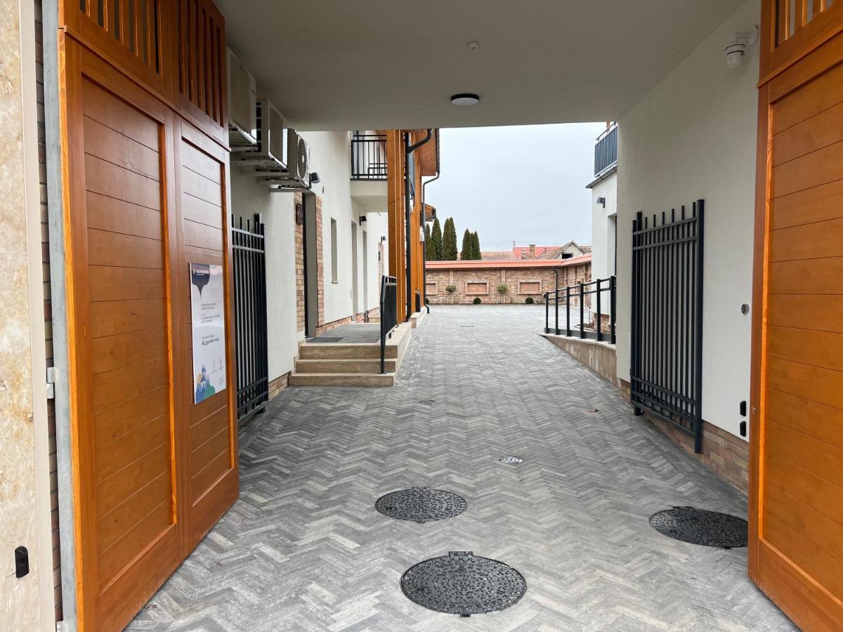 H11 Rooms Strigoniu Exterior foto