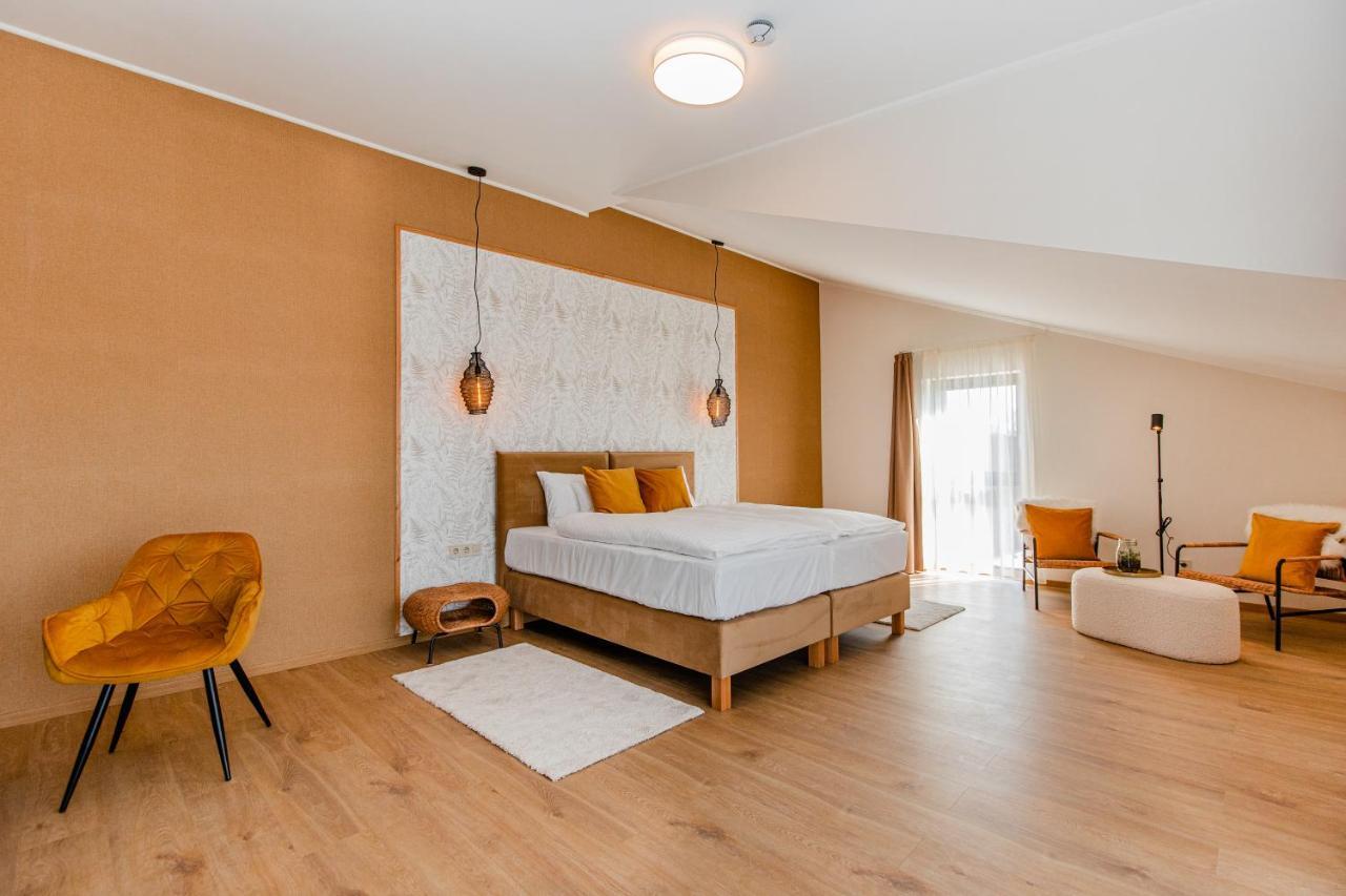 H11 Rooms Strigoniu Exterior foto