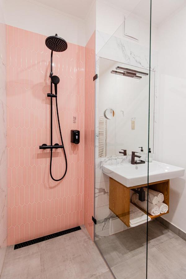 H11 Rooms Strigoniu Exterior foto
