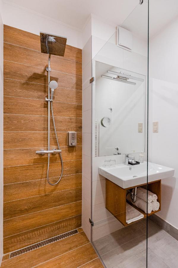 H11 Rooms Strigoniu Exterior foto